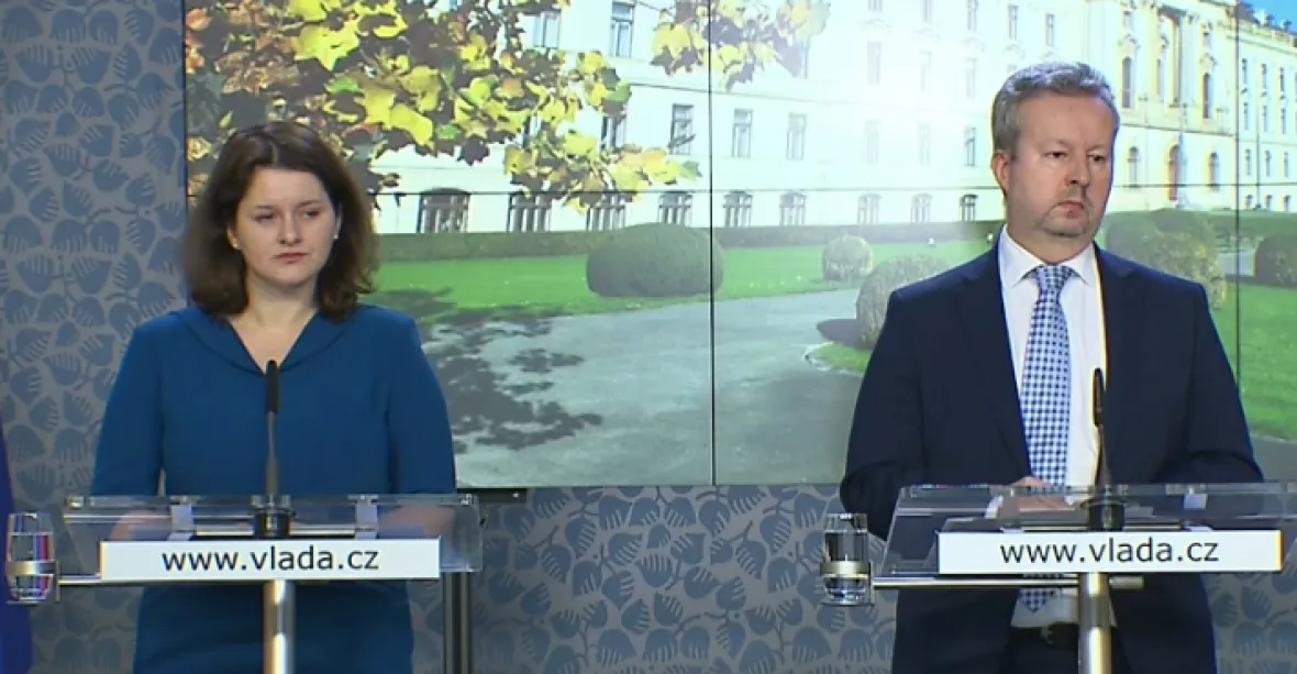 Premiér vysvětloval ministrům Čapí hnízdo. Podle Maláčové je víc otázek než odpovědí