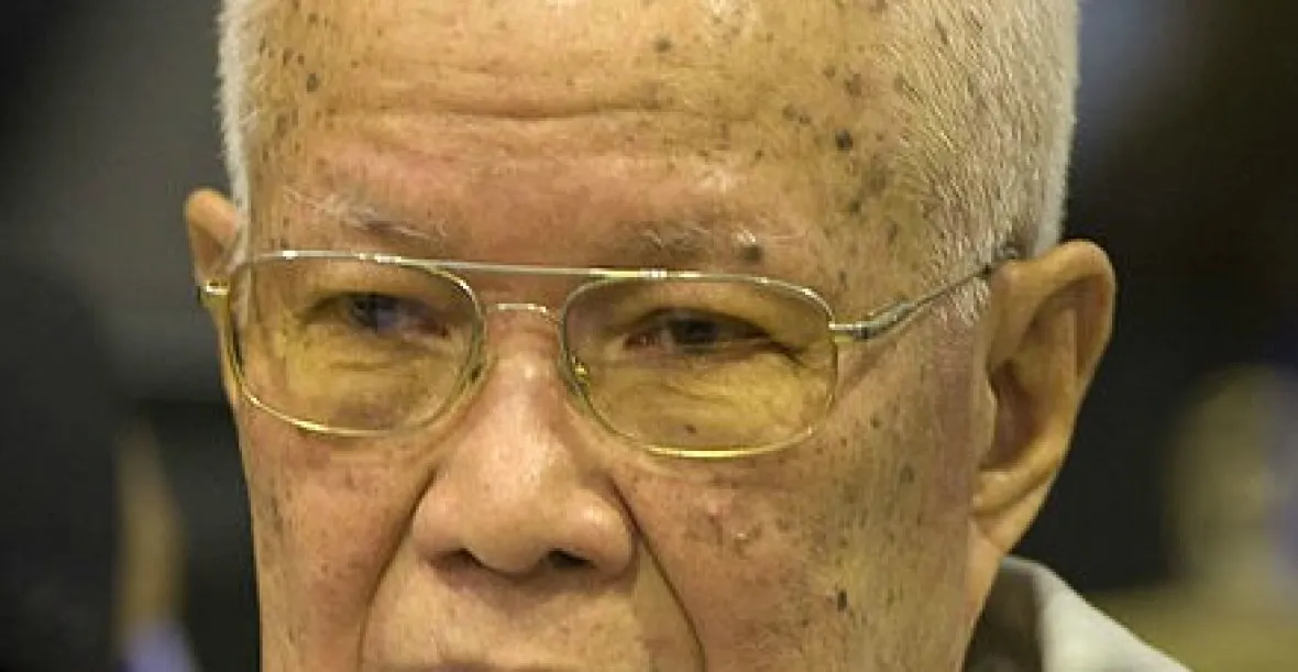 Bývalí vůdci Rudých Khmerů byli poprvé odsouzeni za genocidu