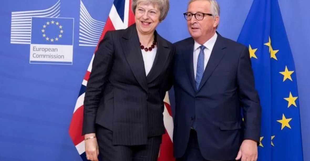 S Junckerem jsme dali směr další práce vyjednavačů, říká Mayová