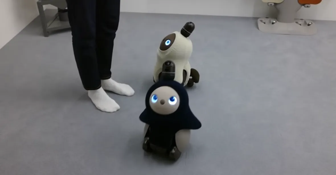 VIDEO: Japonci představili robotického mazlíčka. Poslouchá vlídné majitele, „zlé“ ignoruje