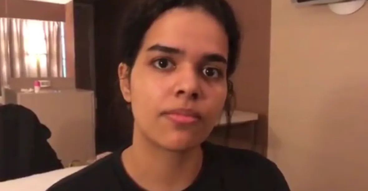 Zřekla se islámu a bojí se o život. Saúdka opustila hotelový pokoj, ochrání ji zatím OSN