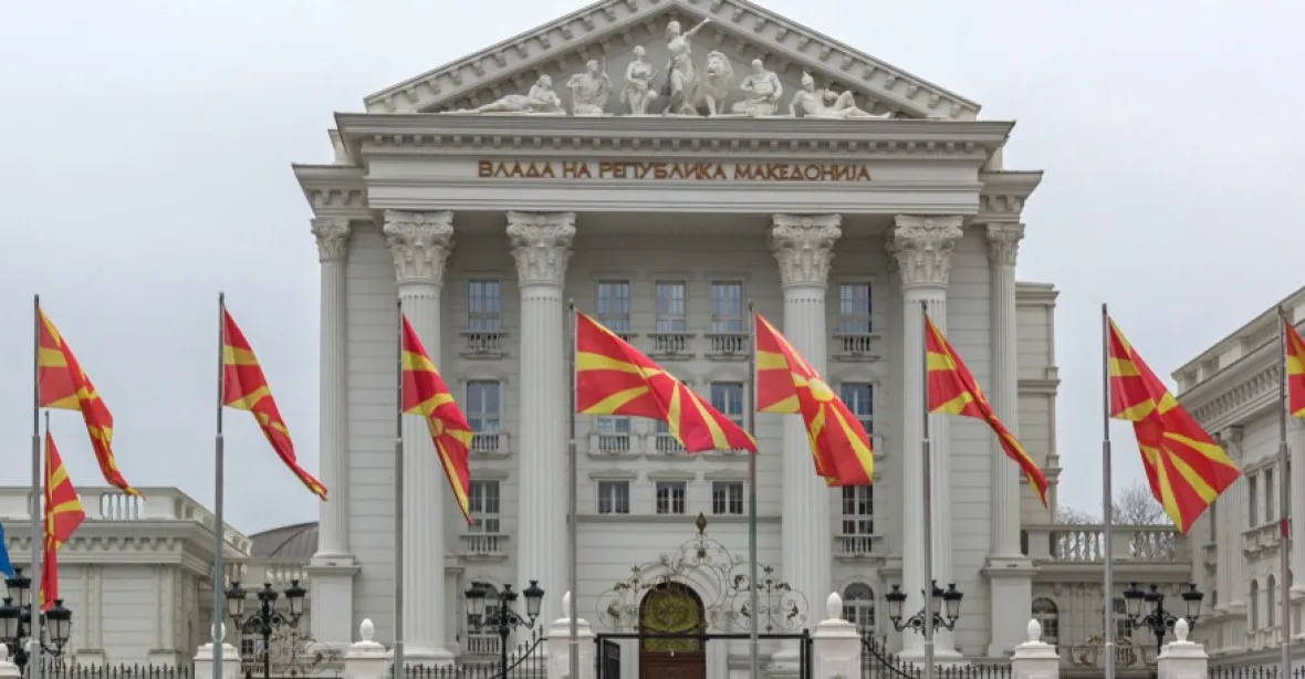 Makedonie překonala překážku na cestě do NATO a EU. Parlament schválil ústavní změnu názvu země