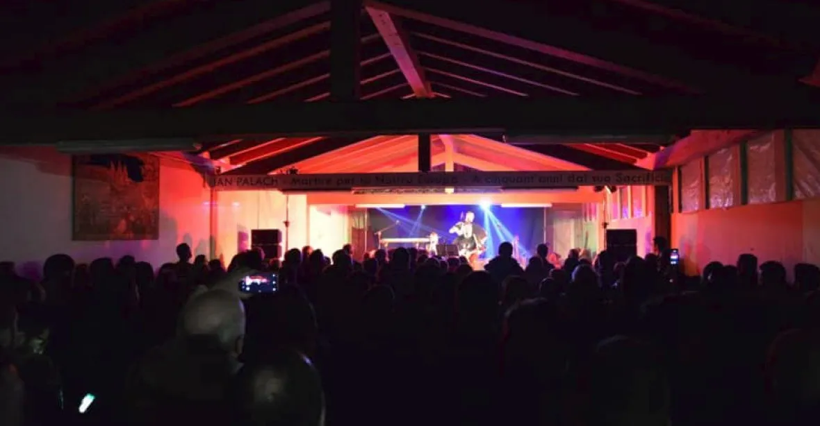 Italští neofašisté odehráli koncert za Jana Palacha na venkově