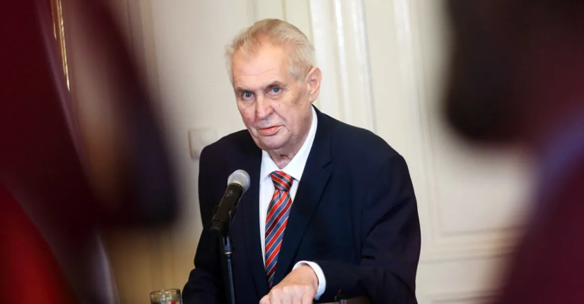 Údajná Zemanova nabídka Baxovi by mohla být trestný čin, řekl ministr Kněžínek