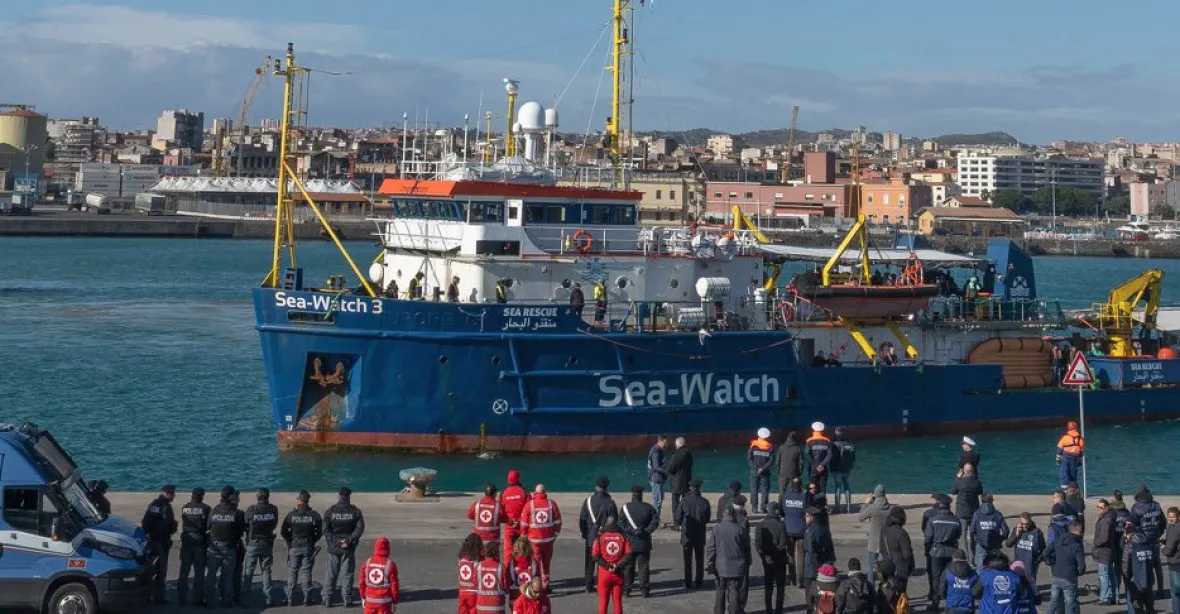 Loď Sea-Watch 3 nespáchala záchranou migrantů žádný zločin, rozhodl italský prokurátor