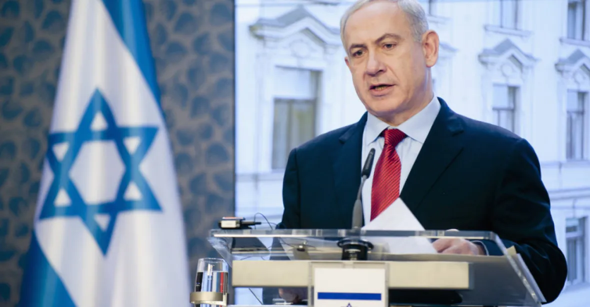 Překladatelský oříšek. Netanjahu ve Varšavě mluvil o přípravě na válku s Íránem