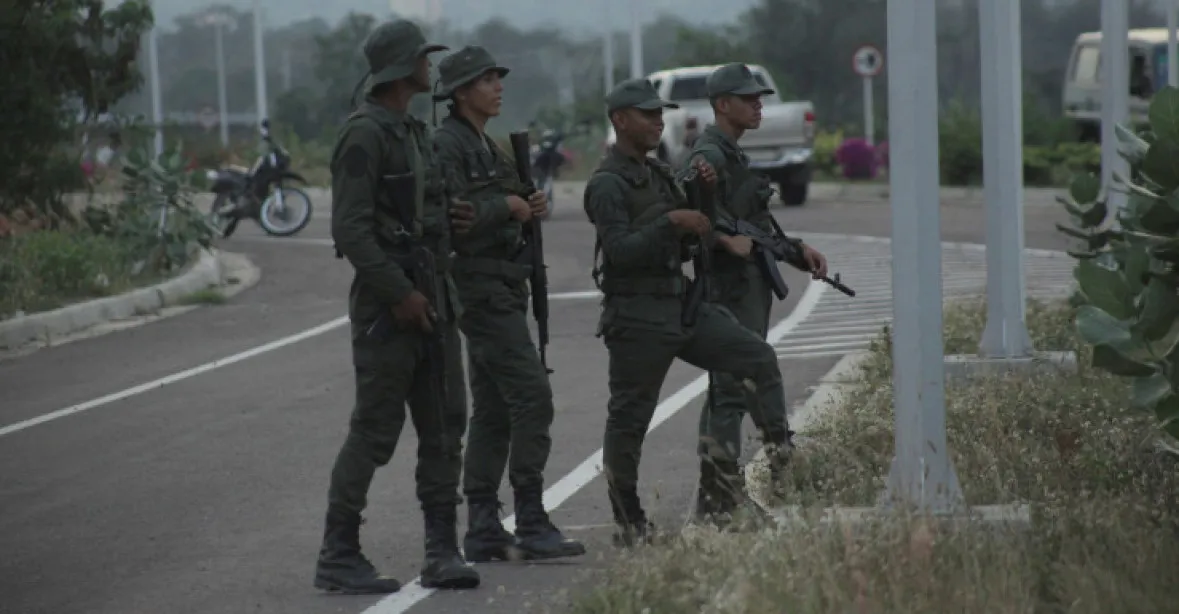 Do Kolumbie dezertovalo na 160 venezuelských vojáků a policistů