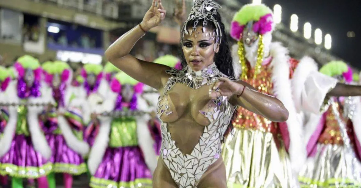 Přehlídkou škol samby skončil v Riu největší karneval světa. Letos ve znamení menšin