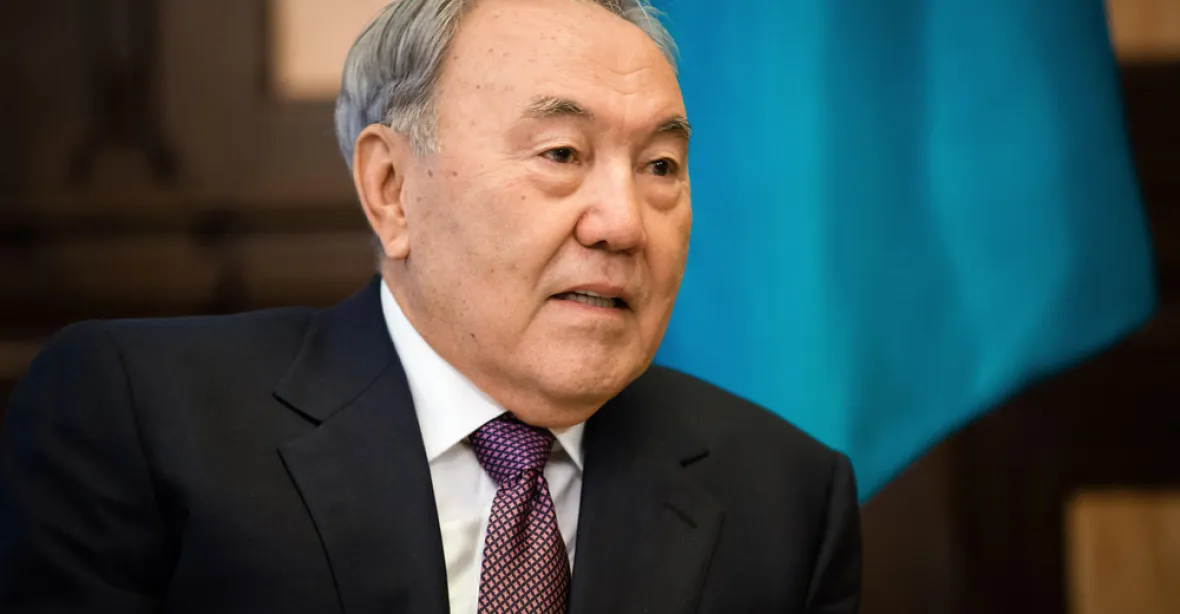 Kazašský prezident Nazarbajev oznámil rezignaci. Ve funkci byl téměř 30 let