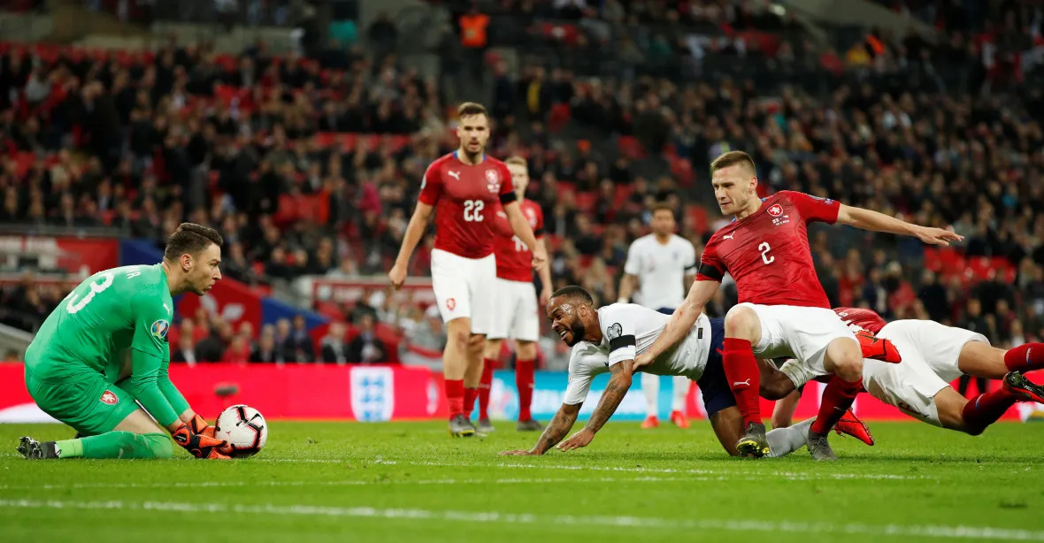 Čeští fotbalisté si ve Wembley ani neškrtli. Prohráli 0:5 a připsali si nejvyšší porážku