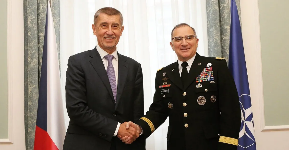 Velitel NATO: ČR má solidní plán, jak zvýšit výdaje na obranu