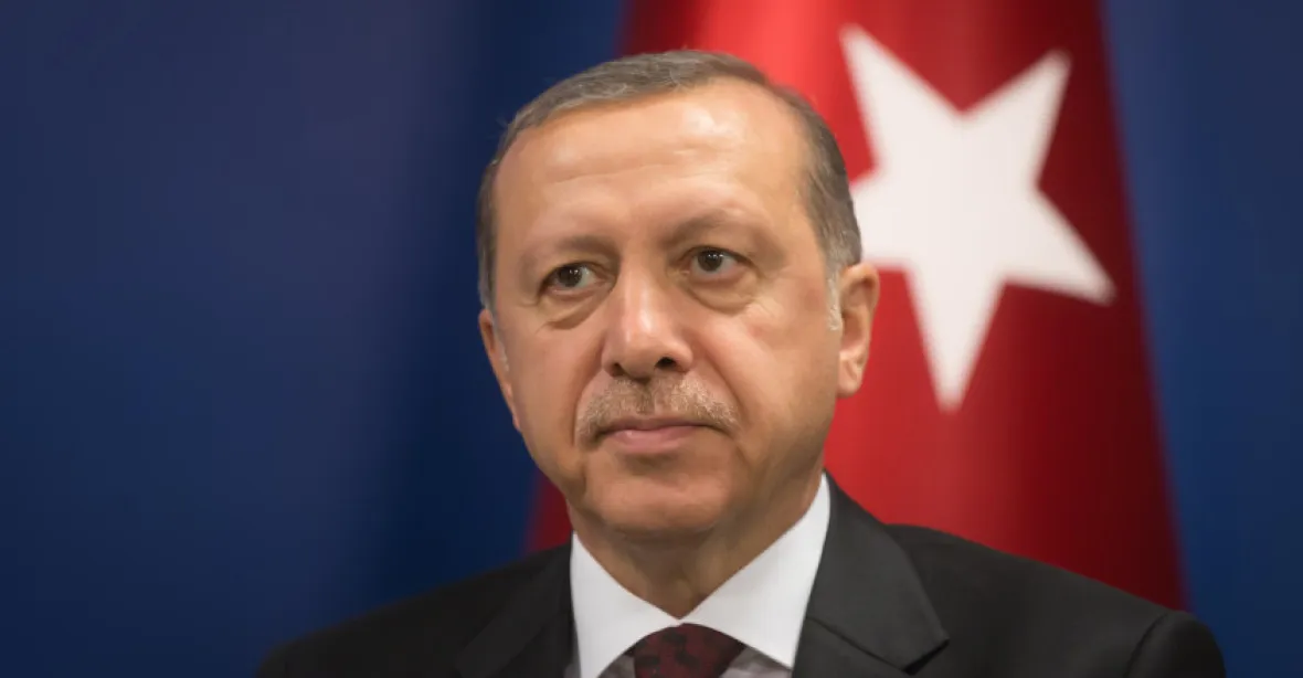 Erdogan míří k triumfu v místních volbách, ztratí však Ankaru