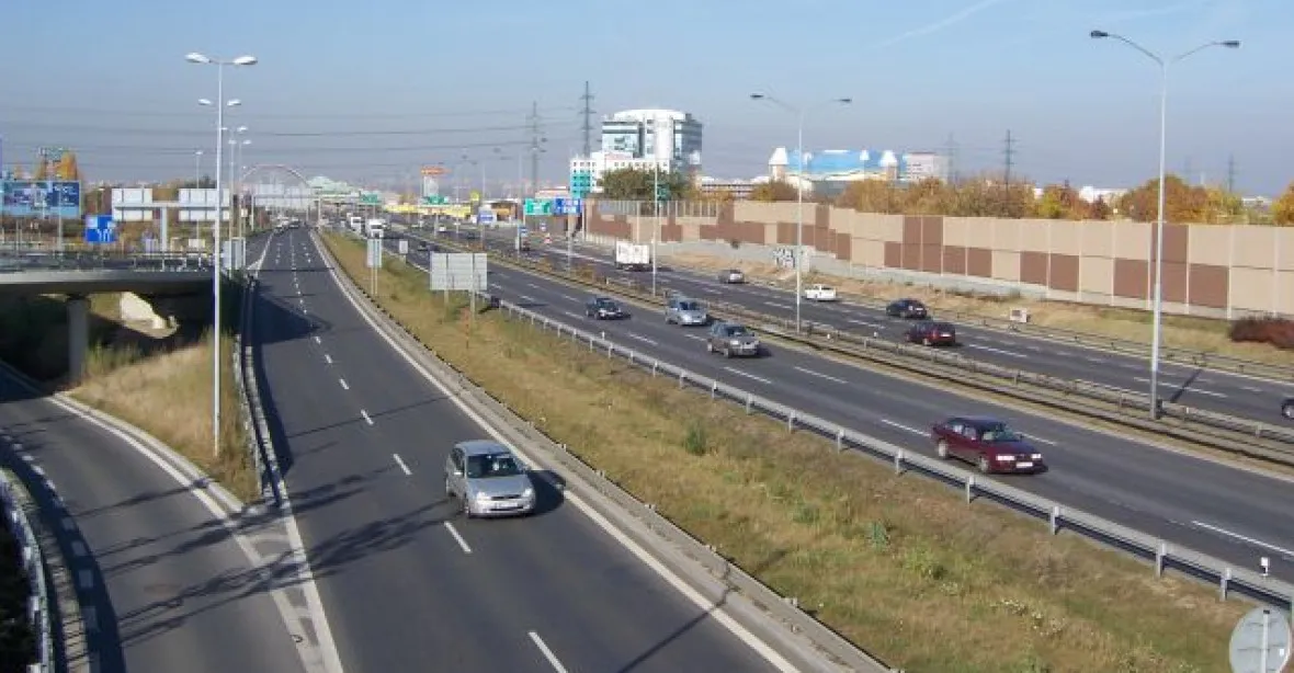Na D1 u Prahy začala platit omezení kvůli opravám dálnice