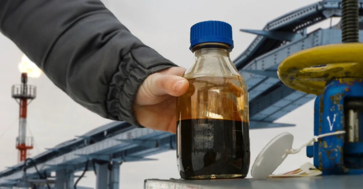 Česko je odstřihlé od ropy, kvůli její kontaminaci. Unipetrol chce půjčku z rezerv