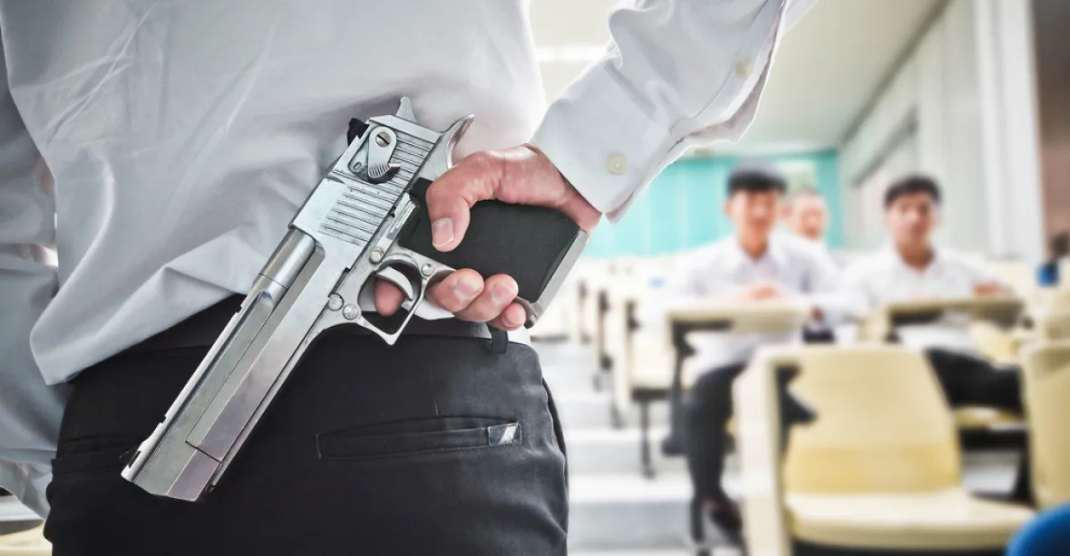 Pistolník za katedrou. Nový zákon na Floridě umožňuje učitelům nosit zbraň do třídy
