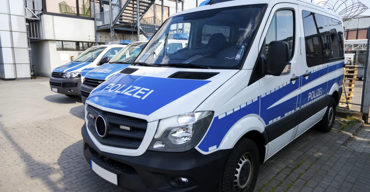 Bavorská policie se střetla s migranty. V azylovém středisku po ní házeli kameny