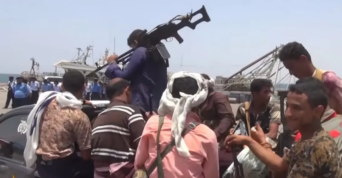Jemenští povstalci se podle plánu začali stahovat z přístavů. Fraška, říká místní vláda