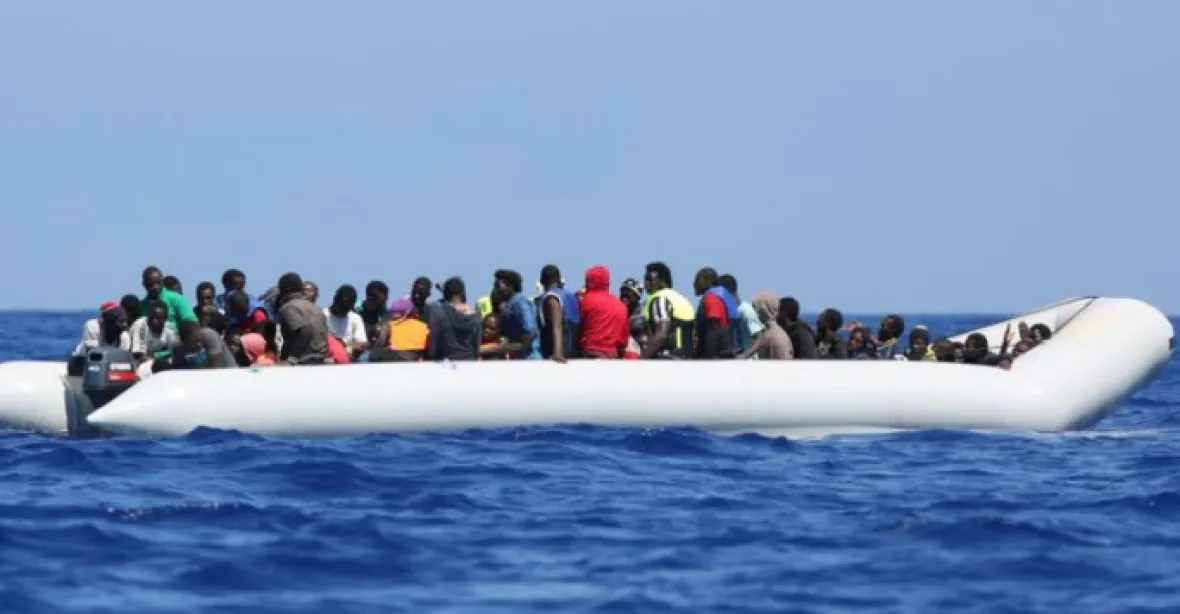 Libyjská pobřežní stráž zadržela (zachránila) na moři téměř 150 migrantů
