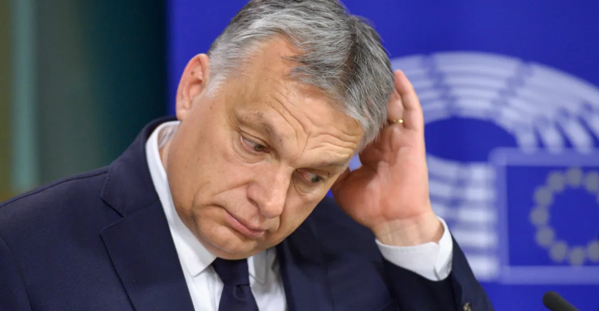 Orbán připustil, že může opustit frakci lidovců EPP. Rozhodnou národní zájmy Maďarska