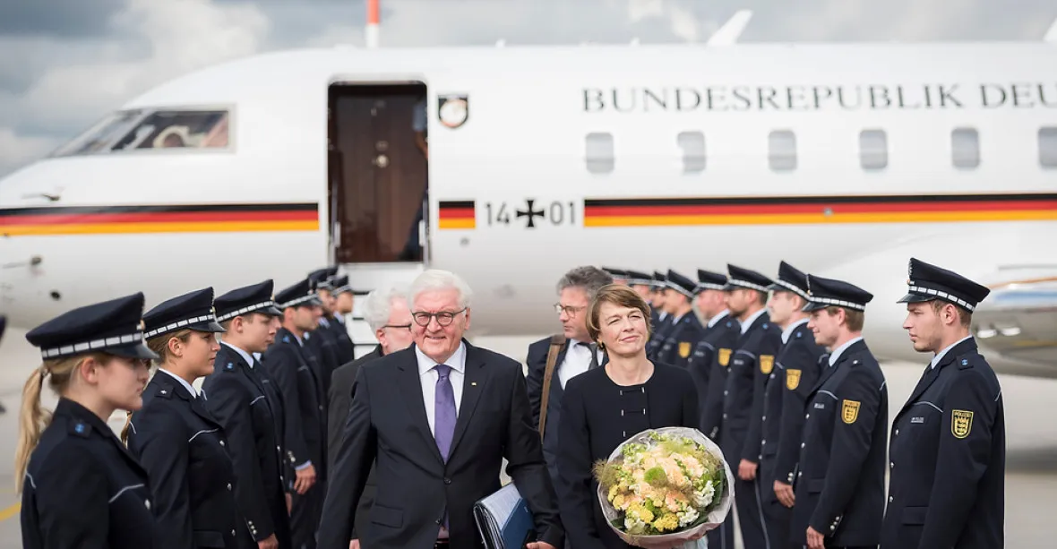 „Milionový“ let německého prezidenta. Kvůli prasklému okénku letěl soukromým letadlem