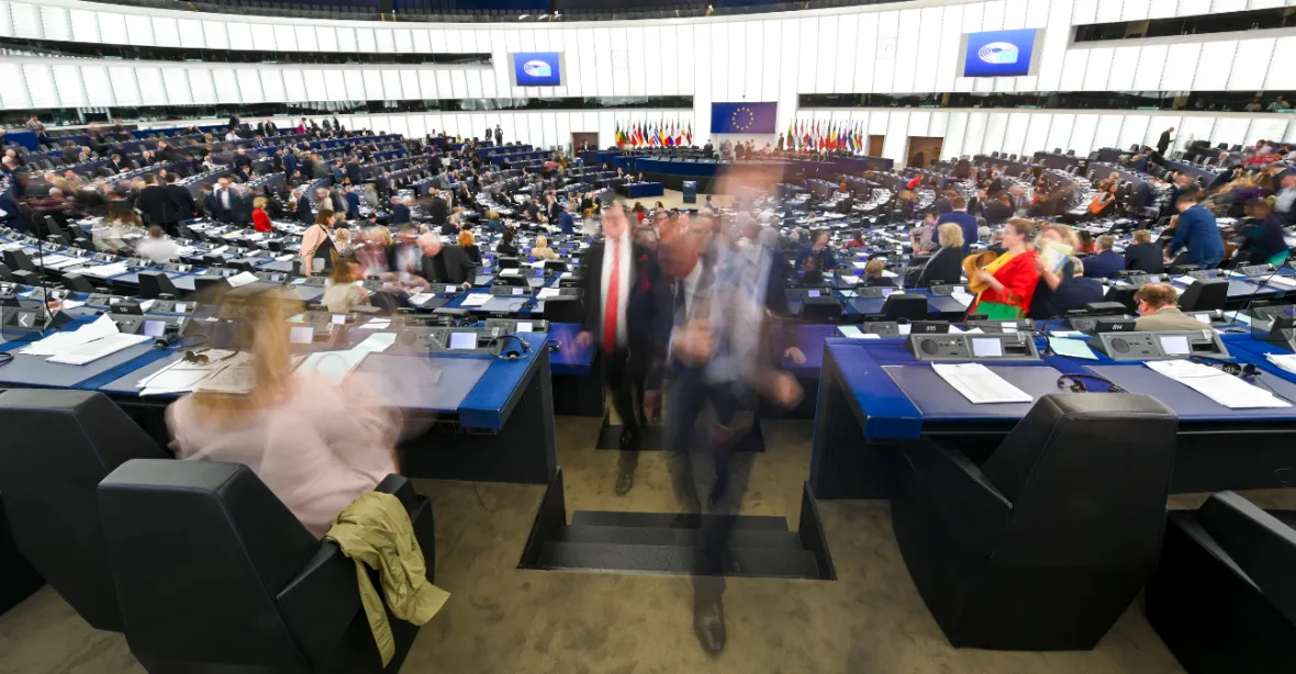 Čtyři velké frakce v EP chtějí definovat, co spolu chtějí docílit