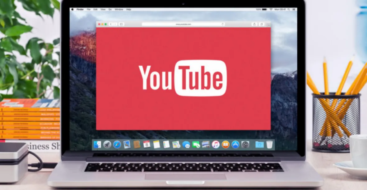 YouTube začal v USA mazat „závadné“ kanály. Podle odborníků situaci nezvládá
