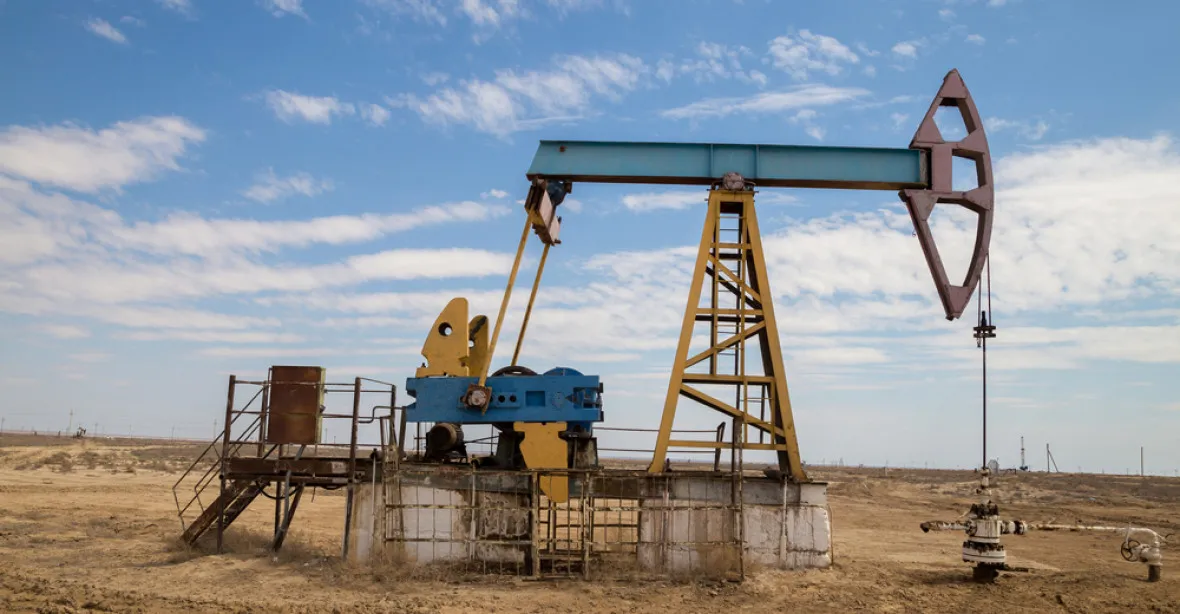 VIDEO: Kazaši se u ropného pole porvali s arabskými kolegy, zranilo se přes 40 lidí