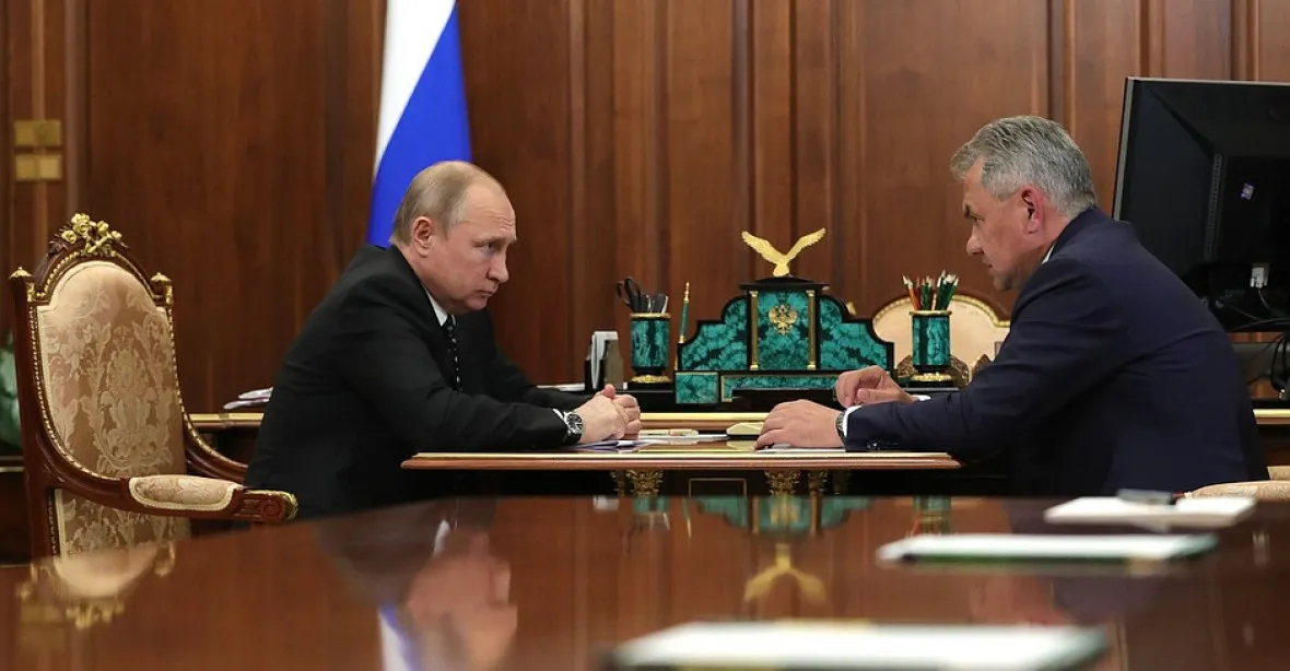 Na ponorce bylo jaderné zařízení, přiznal Kreml. Zveřejnil i rozhovor mezi Putinem a Šojguem