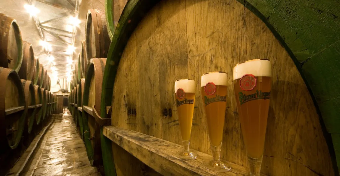 Velká pivní loupež. Pracovníci ukradli z pivovaru v Plzni pivo za téměř 600 tisíc korun