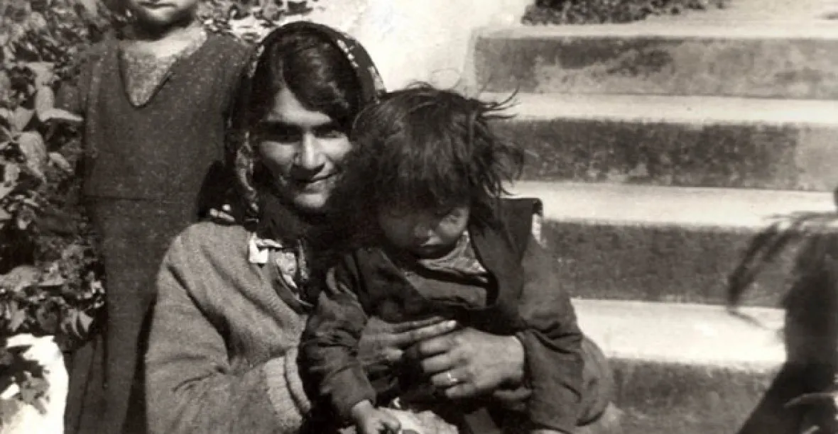 Osudná noc: před 75 lety bylo v Osvětimi zavražděno na 3000 Romů