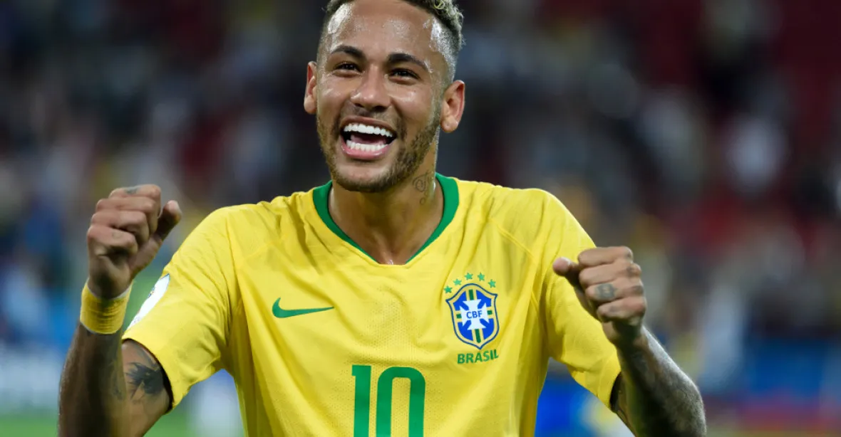 Fotbalová hvězda Neymar se znásilnění dopustit neměl, policie nyní vyšetřuje „oběť“