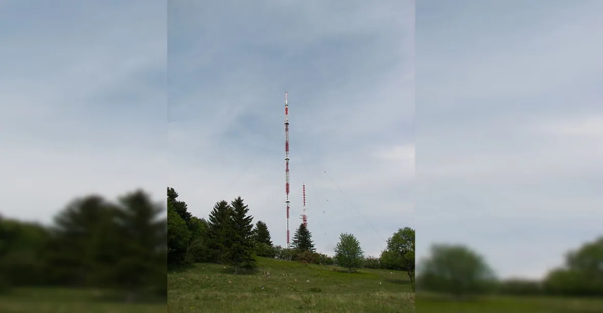 V Německu se zřítila montážní plošina z vysílače, po 50metrovém pádu zemřeli tři lidé