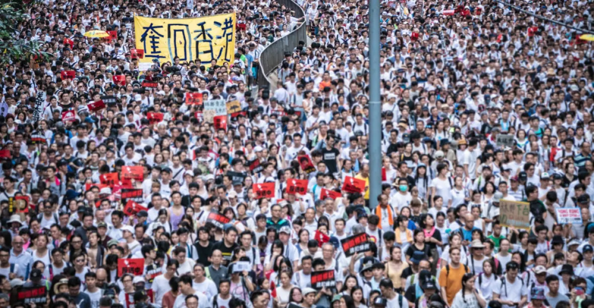 Konec demonstrací? Šéfka Hongkongu stáhla návrh extradičního zákona
