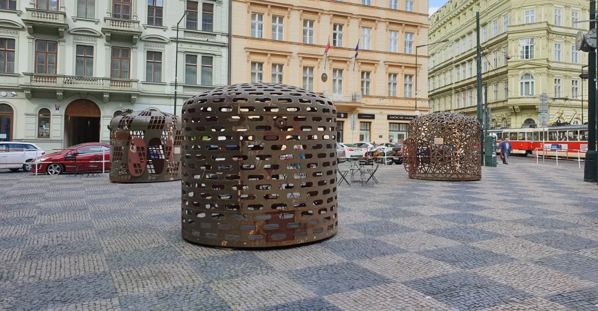 Pražské Senovážné náměstí oživí umělecká díla sochaře Čestmíra Sušky