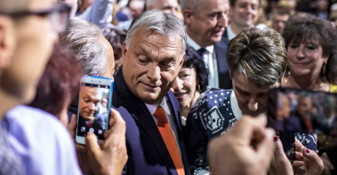 Jsme a zůstaneme členy EU, řekl Orbán. Ocenil spojence života ve svobodě a svých tradicích z V4
