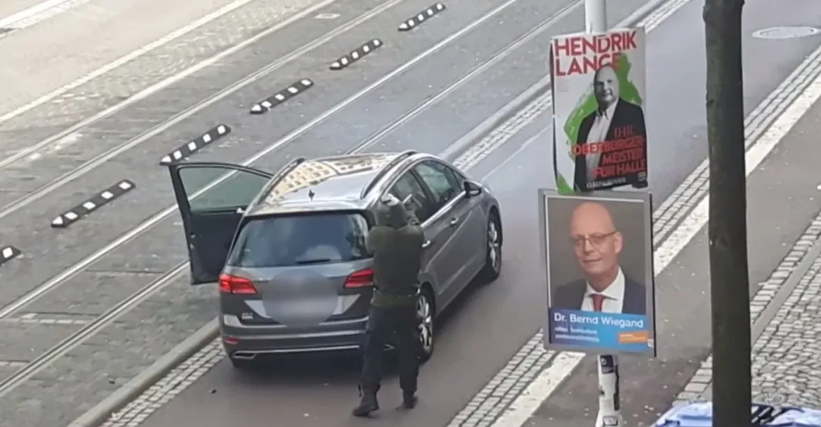 Útočník chtěl v Halle spáchat masakr, v autě mel výbušniny