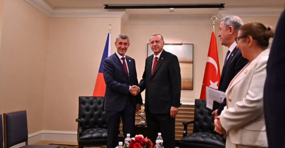 Erdogana Babiš nejprve podpořil, potom otočil. Bartošek proto žádá svolání bezpečnostního výboru