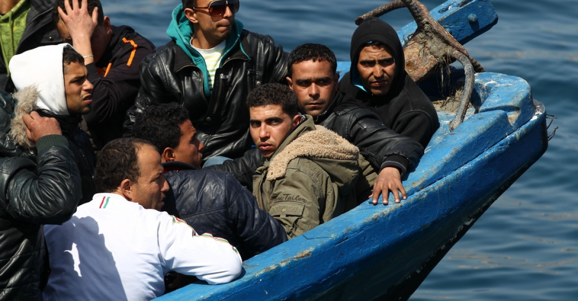 U pobřeží Itálie vylovili z okolí vraku těla migrantů