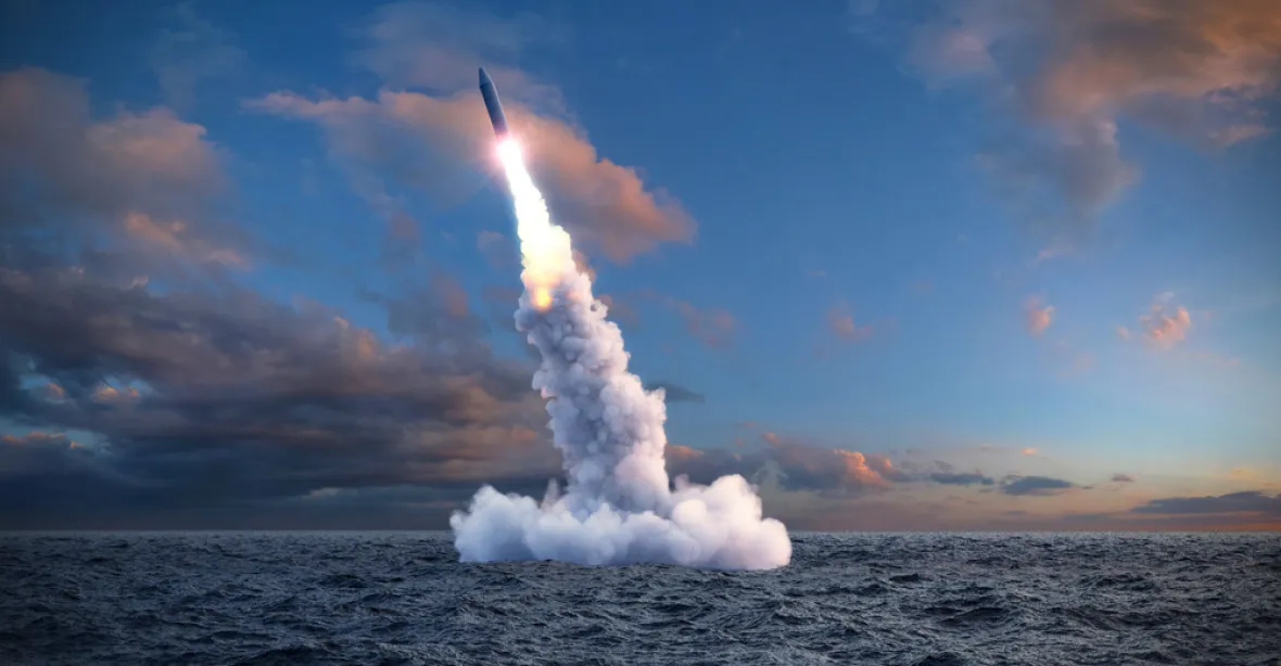 Rusko vyzkoušelo raketu Bulava, odpálili ji z nové ponorky