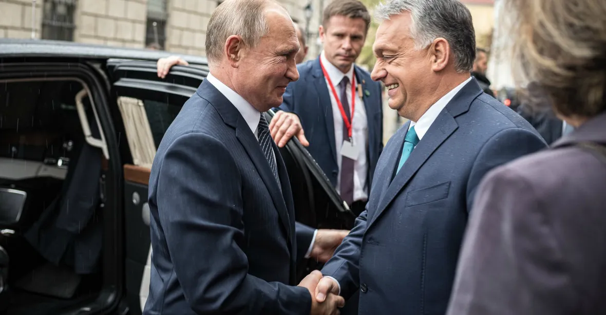 Zájmem Maďarska je lepší spolupráce Západu s Ruskem, řekl Orbán po setkání s Putinem
