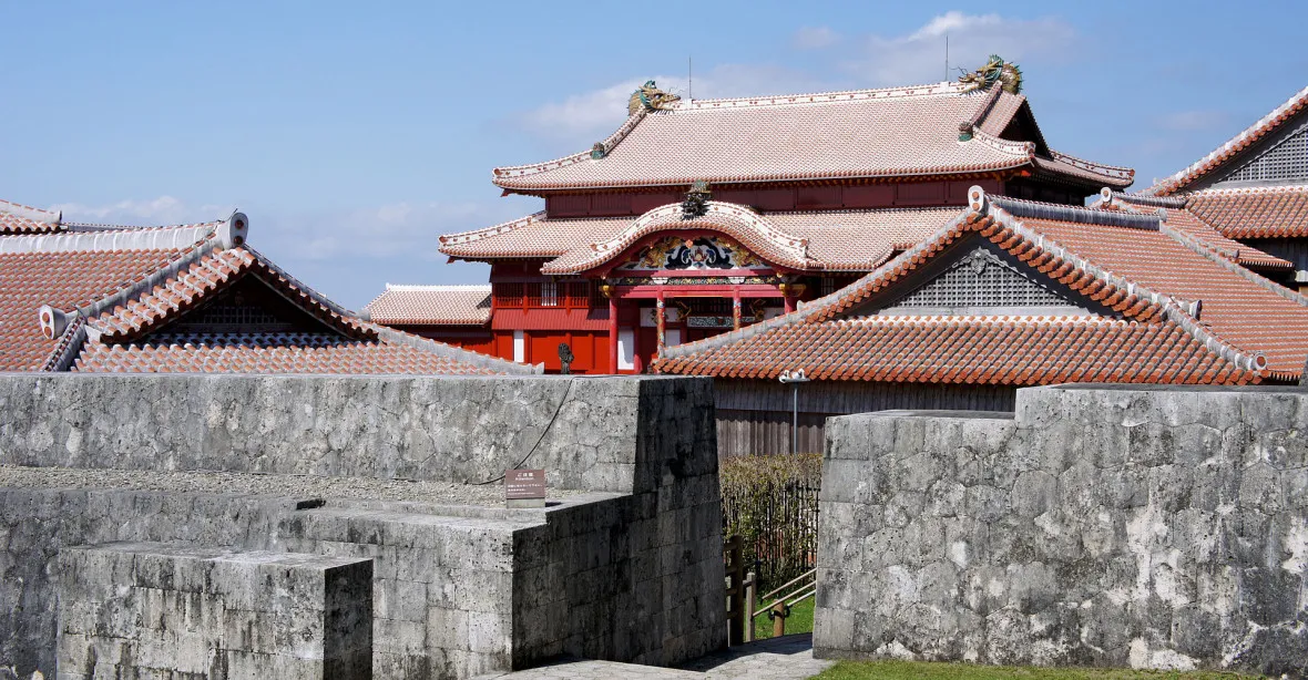VIDEO: Plameny téměř zničily 500 let starý hrad Šuri, dříve sídlo japonských vládců