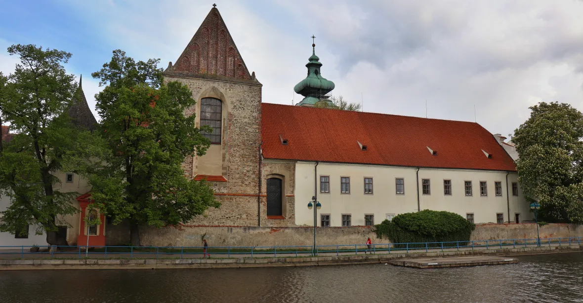 Z kláštera v Českých Budějovicích zmizel model pro nevidomé