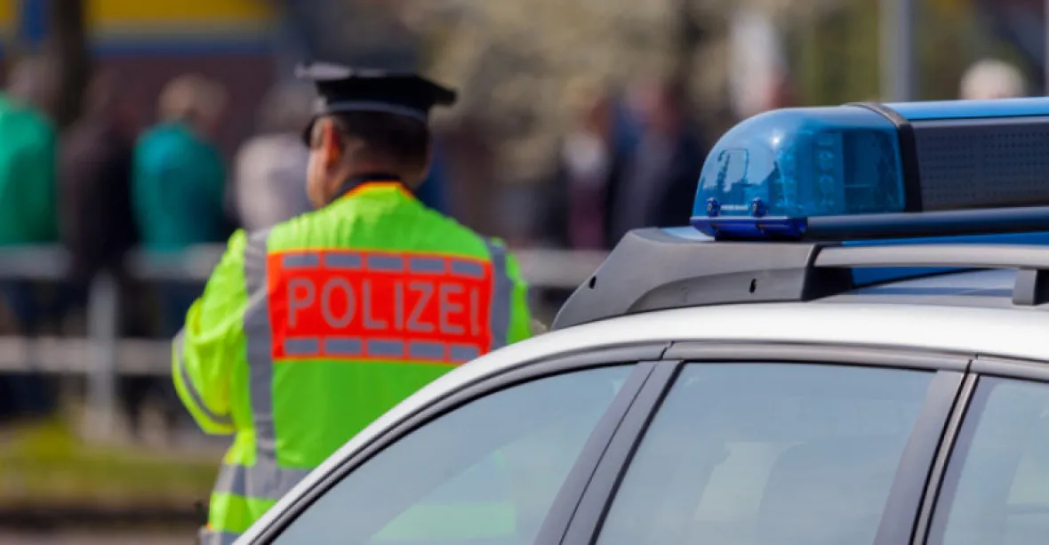 V Německu vyšetřují smrt tříletého chlapce, zřejmě jej ubodala nevlastní sestra