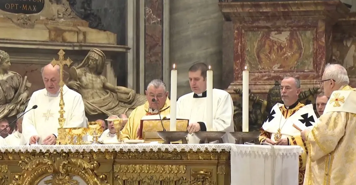 Ve Vatikánu lidé děkovali za svatořečení Anežky České