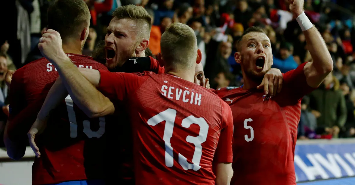 Čeští fotbalisté otočili zápas s Kosovem a postupují na Euro
