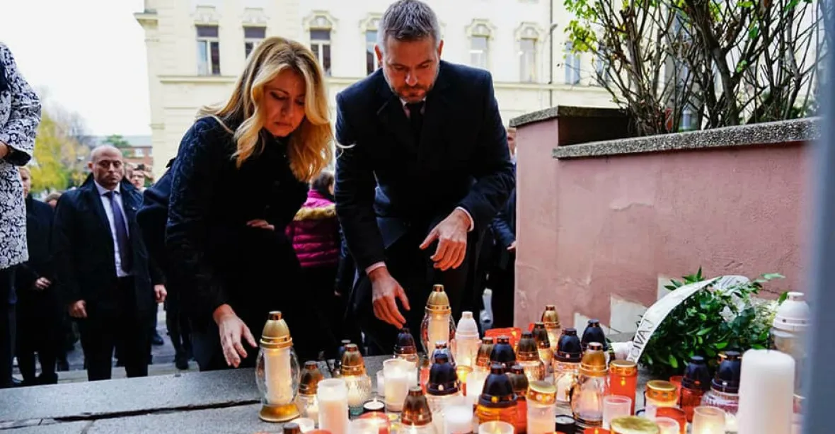 Slovensko drží státní smutek, Čaputová a Pellegrini uctili památku obětí tragické nehody