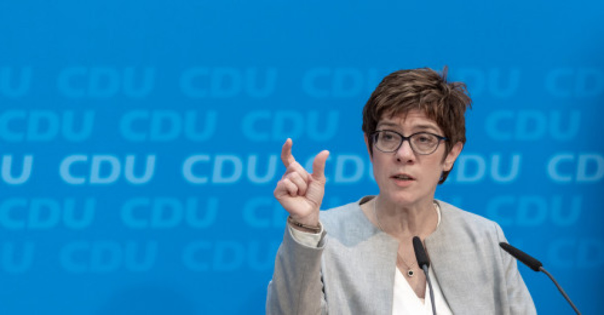 Jsem připravena ihned odejít z čela CDU, prohlásila Krampová-Karrenbauerová