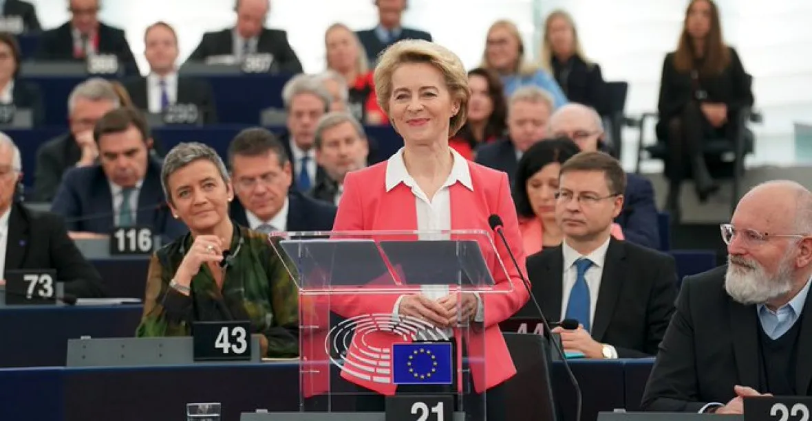 Evropský parlament schválil novou Evropskou komisi von der Leyenové