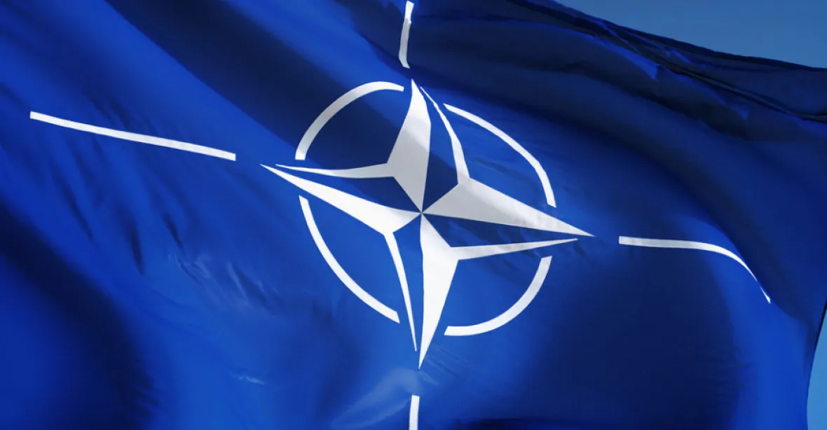 Česko zvýší svůj příspěvek do rozpočtu NATO, platit by mělo o 42 milionů více