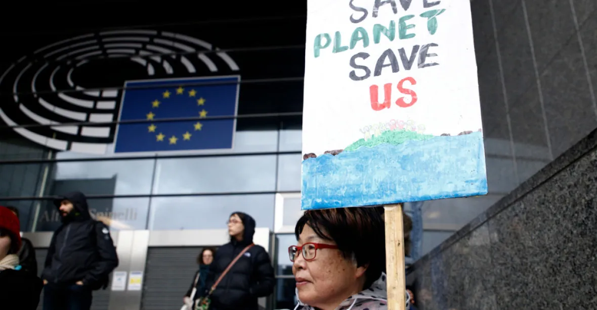 EU dál bojuje proti klimatu a navrhuje nové zdanění energií. Česku to podle náměstkyně nevadí